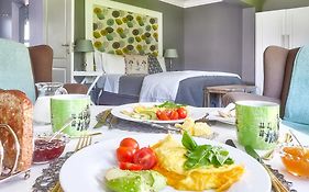 Upper House Guesthouse